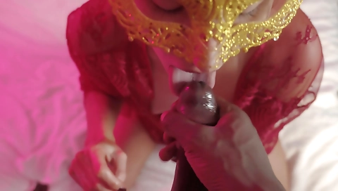 Une Bonne Pipe Au Miel Pour Le Nouvel An Il Finit Dans Bouche