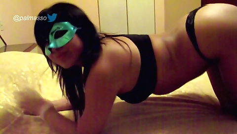 Latina en el hotel se le da un giro para que su pareja se lo gira