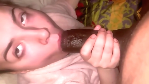 Older woman in a bikini fucks her ass in this scene