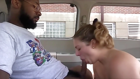 Cheating Full Chick Blowing If Her Side Suddenly In