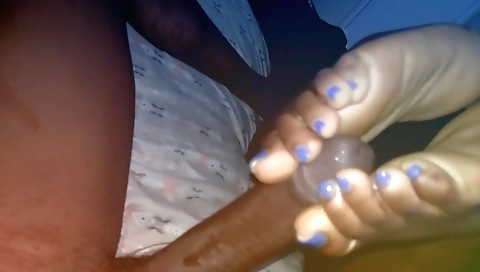 Foot fetish fuck cumshot of amateur couple on camera